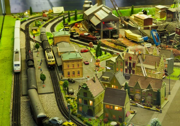 Escena Miniatura Ciudad Con Tren Modelo Casas — Foto de Stock