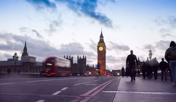 Uitzicht Stad Londen Met Big Ben Auto Verkeer Bij Avond — Stockfoto