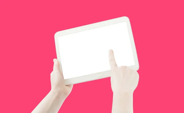 Ręce Trzymając Tablet Różowym Tle — Zdjęcie stockowe