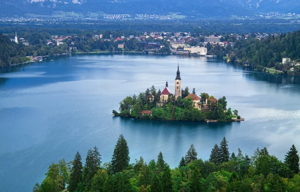 在斯洛文尼亚的湖流血 欧洲风景 — 图库照片