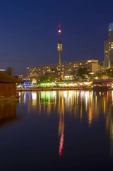 Donauturm Πύργος Του Δούναβη Στην Πόλη Της Βιέννης Αυστρία — Φωτογραφία Αρχείου