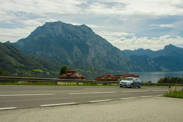 Traunsee Dağ Gölü Yol Avusturya — Stok fotoğraf