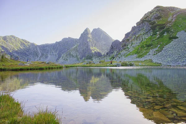 美丽的湖在 Retezat 国家公园 罗马尼亚 — 图库照片