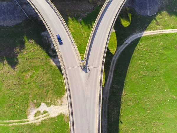 Вид Повітря Міст Автомобіль Їде Дорозі — стокове фото