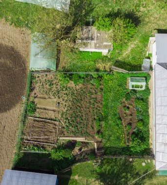 ev ve alan bahar hava görünümünü. Romanya