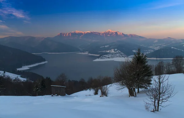 See Und Berglandschaft Sonnenuntergang Ceahlau Rumänien — Stockfoto