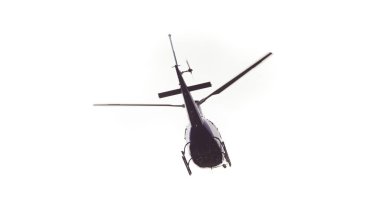 Helikopter beyaz arkaplanda izole edildi