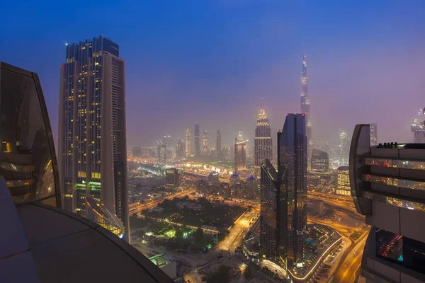Πόλη του Ντουμπάι τη νύχτα, Ηνωμένα Αραβικά Εμιράτα — Φωτογραφία Αρχείου