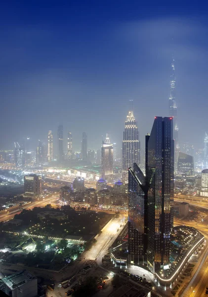 Gece Dubai Şehri Birleşik Arap Emirlikleri Dikey Görünüm — Stok fotoğraf