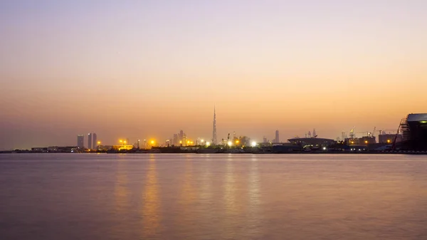 Tramonto Dubai vista sulla città, Emirati Arabi Uniti — Foto Stock