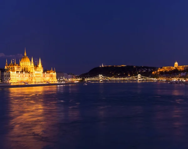 Σκηνή Νύχτα Της Cityscape Της Βουδαπέστης Μεγάλη Έκθεση Φωτογραφίας Ουγγαρία — Φωτογραφία Αρχείου