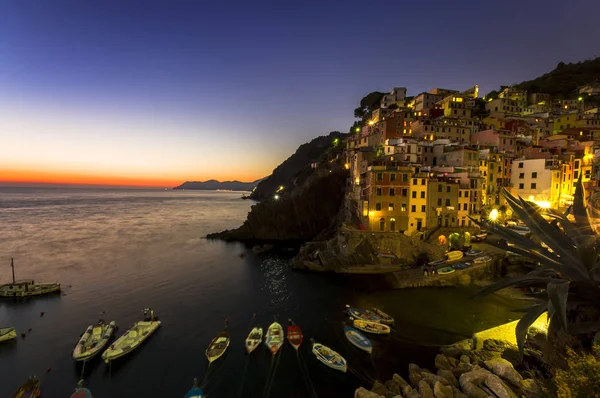 Vacker Sommar Solnedgång Vid Riomaggiore Fiskeläge Från Cinque Terre Italien — Stockfoto