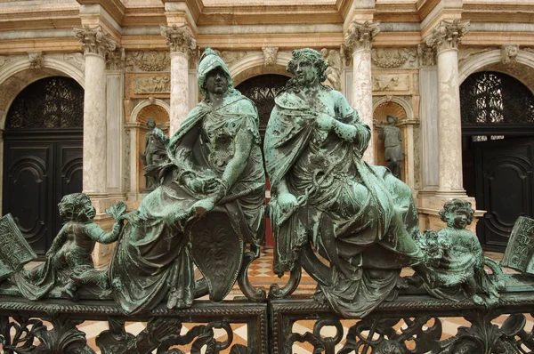 意大利威尼斯市的金属雕像 — 图库照片