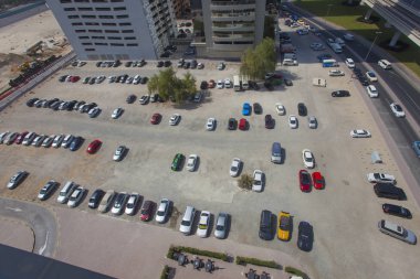 Dubai, Uae - 25 Eylül 2018: Dubai 'de araba parkı, Uae.