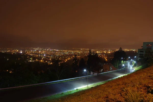 Beleuchtete Straße Bei Nacht Stadt Hintergrund — Stockfoto