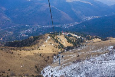 Romanya 'nın Bucegi dağındaki Sinaia teleferiği