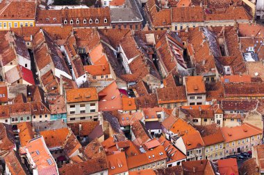 Brasov eski şehir, hava manzaralı. Romanya