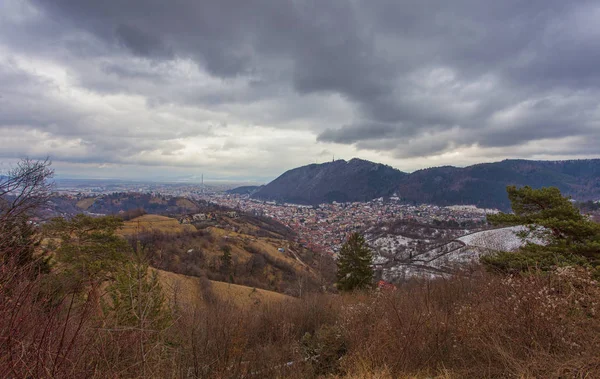 Панорама Міста Брасова Гірського Ландшафту Румунія — стокове фото
