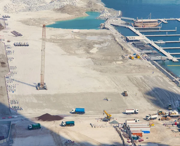 Výhled Moře Městě Dubaj Stavební Jeřáby — Stock fotografie