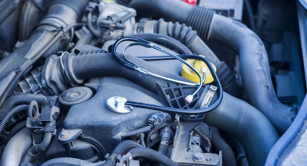 Närbild Medicinsk Stetoskop Bilmotor Koncept För Automatisk Service Och Reparation — Stockfoto