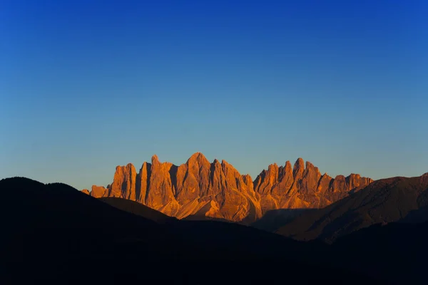 Gran Montaña Los Alpes Atardecer Paisaje Dolomitas Val Funes Italia —  Fotos de Stock