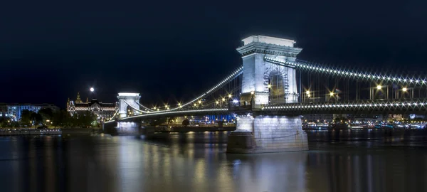 Kettingbrug Budapest Stad Hoofdstad Van Hongarije Nachtscène Met Lange Blootstelling — Stockfoto