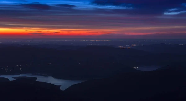 Zonsondergang Meer Uitzicht Het Landschap Van Ceahlau Berg Roemenië — Stockfoto