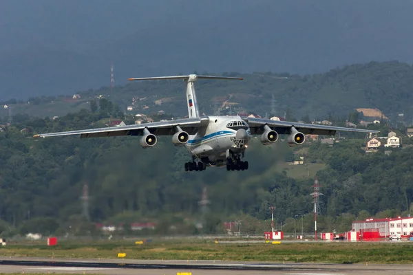 The plane takes off from Sochi — Stock Photo, Image