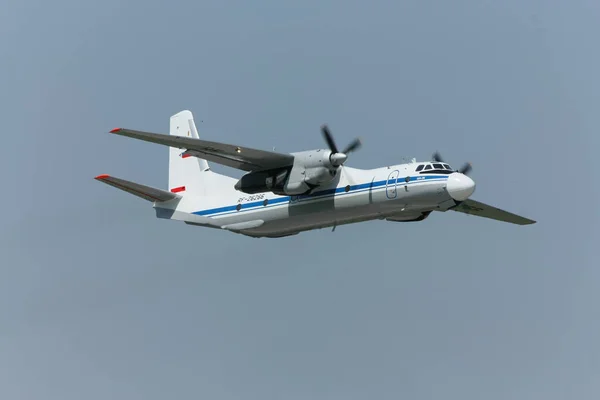 An-26 aircraft flying over Rostov — Stock Photo, Image