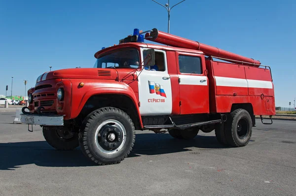 Yangın cihazların yakınında Alışveriş Merkezi, Rostov-on-Don, Rusya, 19 Eylül 2015 gösteri
