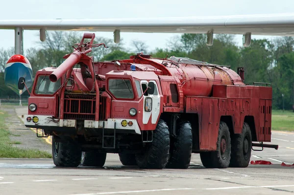 Aerodrome fire truck, Taganrog, Russia, May 16, 2015 — Stock Photo, Image