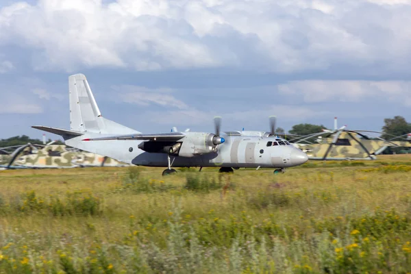 Antonov An-26 plane landed, Rostov-on-Don, Russia, June 28, 2011 — Stock Photo, Image