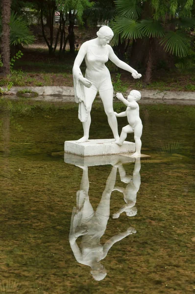Eski çeşme, eski Gagra, Abhazya'da, 2 Eylül, 2016