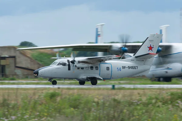 Aircraft L410, run after landing, Rostov-on-Don, Russia, June 4, 2013 — Stock Photo, Image