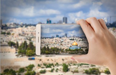 Bir Smartphone'a kadın fotoğrafları