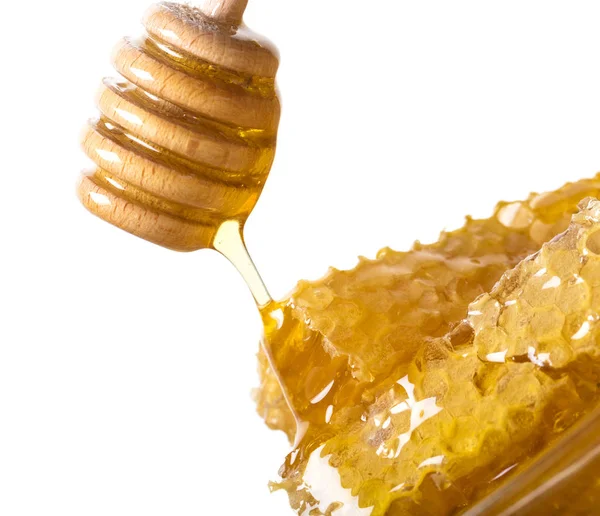 スプーンで流れる蜂蜜 — ストック写真