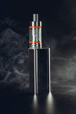 Elektronik sigara yakın çekim 