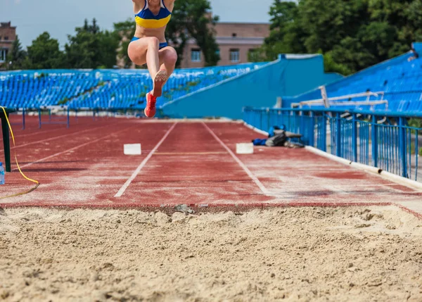 スポーツ大会走り幅跳び — ストック写真