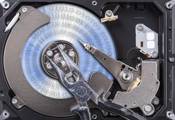 Computer hard disk and tool — Stock Photo, Image