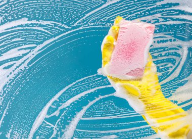 Temizlik cam pencere cam deterjan ve silme veya sünger ile el