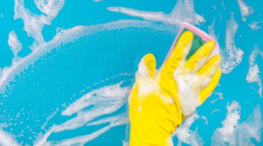 Temizlik cam pencere cam deterjan ve silme veya sünger ile el