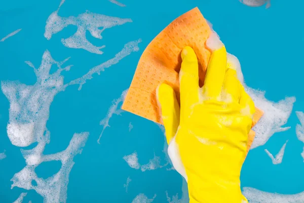 el bir bez ile yüzey temizler