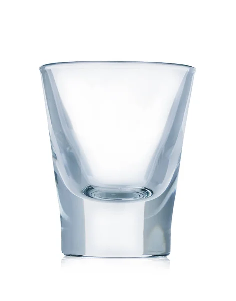 Порожня склянка для міцного алкогольного напою — стокове фото