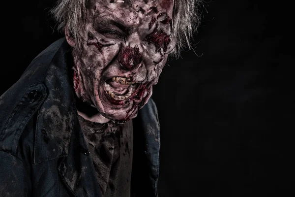 Bloedend zombie man met hersenen uit horror halloween — Stockfoto