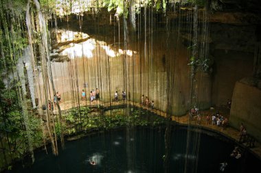 Ik Kil - Chichen Itza