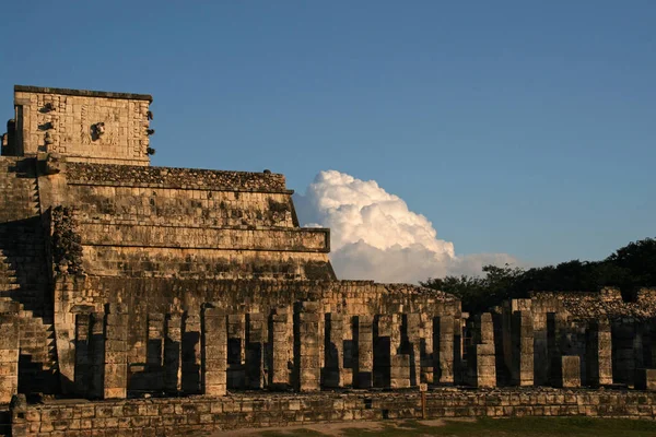 戦士の神殿/チチェン ・ イツァ、メキシコ — ストック写真