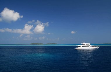 Ari Atol içinde yat