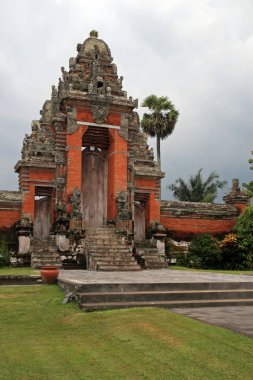 Tapınağa giriş, Taman Ayun Tapınağı, Pura Taman Ayun, Mengwi, Bali, Endonezya 