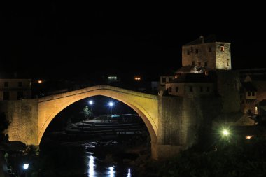 Eski Köprü, geceleri, Eski Şehir, Mostar