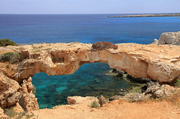 Puente Piedra Chipre Mar Mediterráneo — Foto de Stock